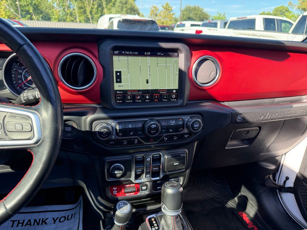 Jeep Wrangler Unlimited Vehicle Full-screen Gallery Image 24