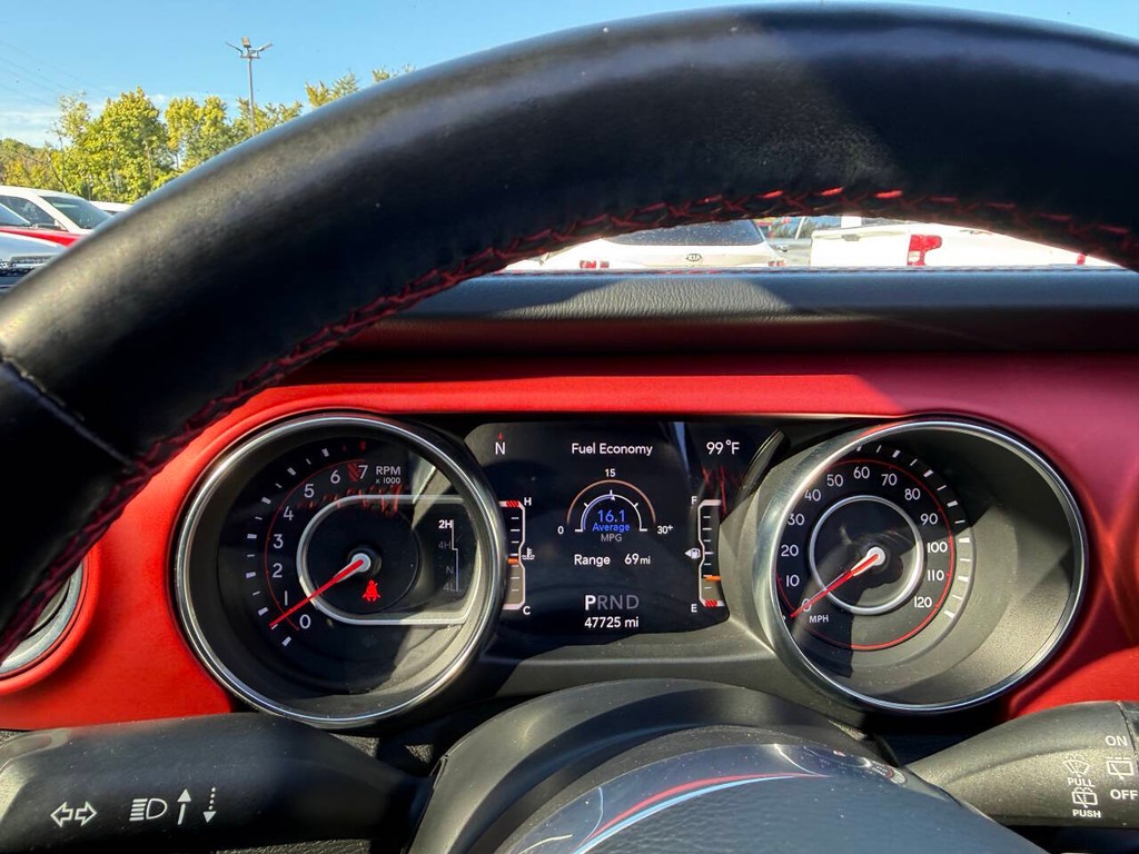 Jeep Wrangler Unlimited Vehicle Full-screen Gallery Image 33