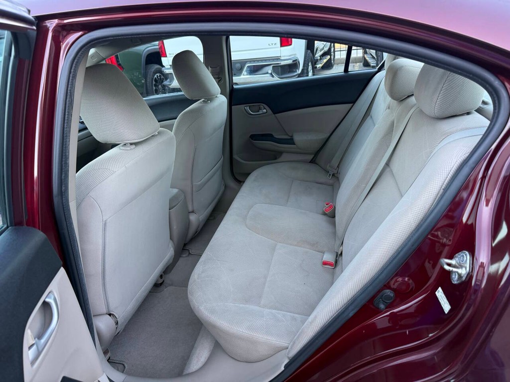 Honda Civic Vehicle Full-screen Gallery Image 13