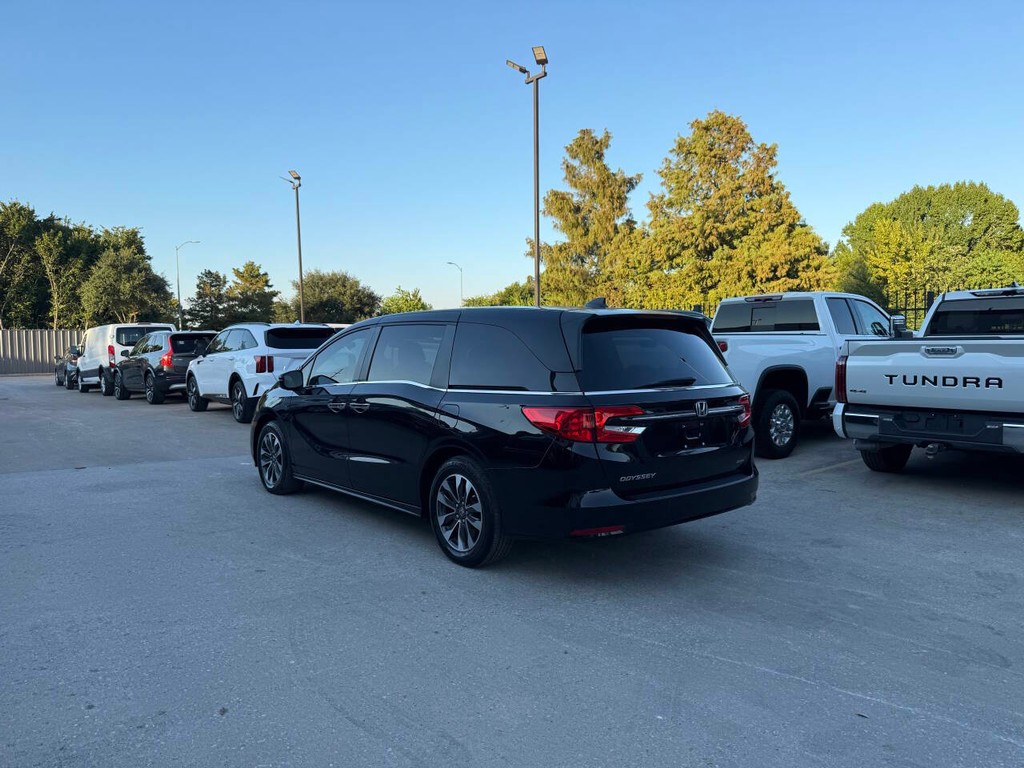 Honda Odyssey Vehicle Full-screen Gallery Image 04