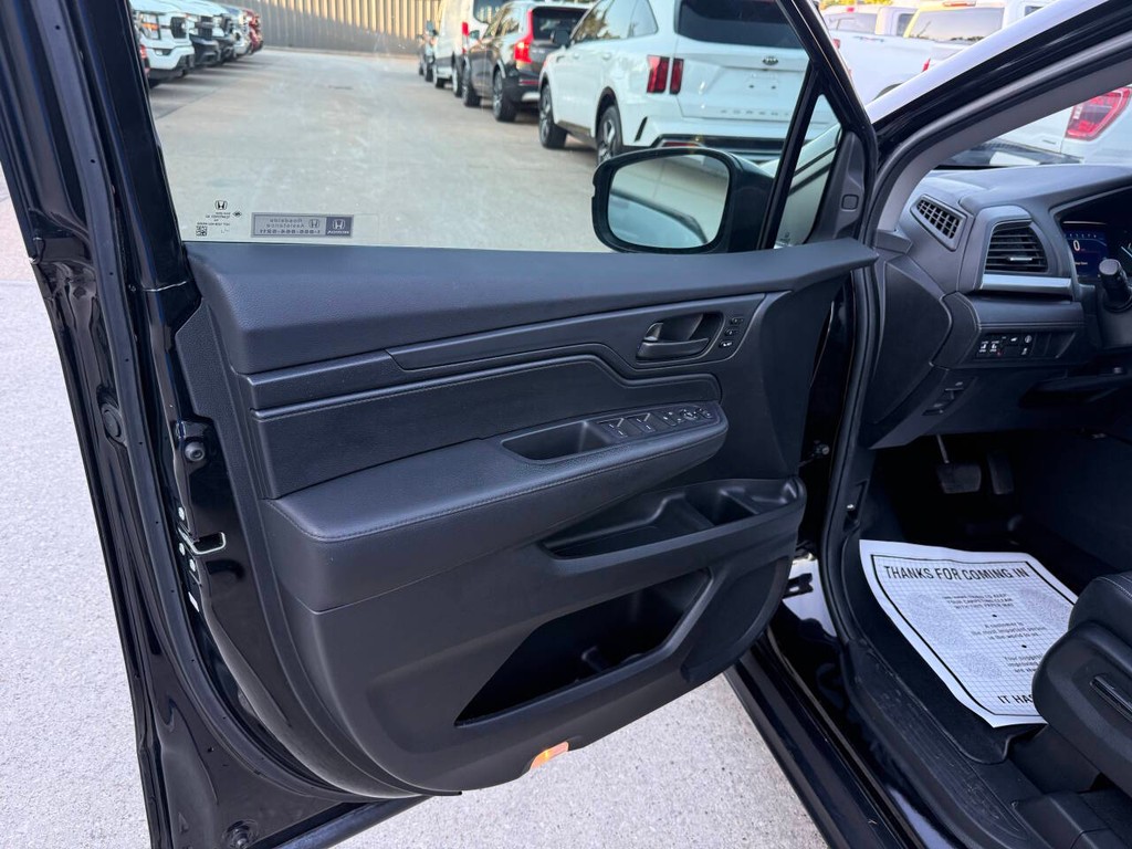 Honda Odyssey Vehicle Full-screen Gallery Image 08
