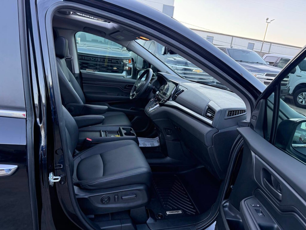 Honda Odyssey Vehicle Full-screen Gallery Image 10