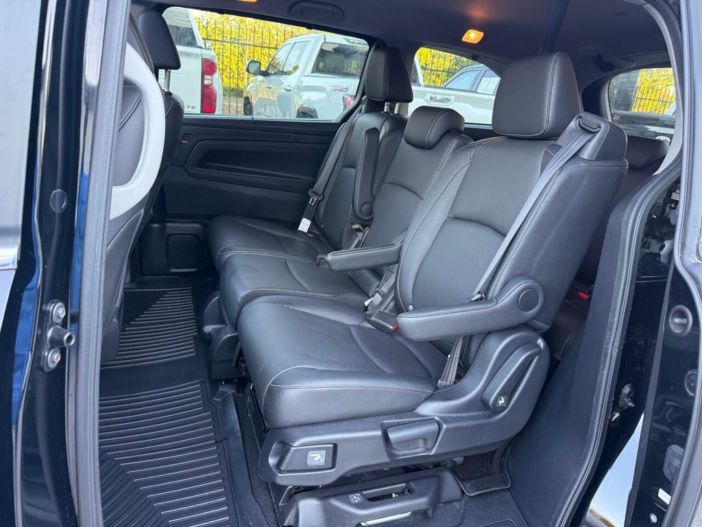 Honda Odyssey Vehicle Full-screen Gallery Image 12