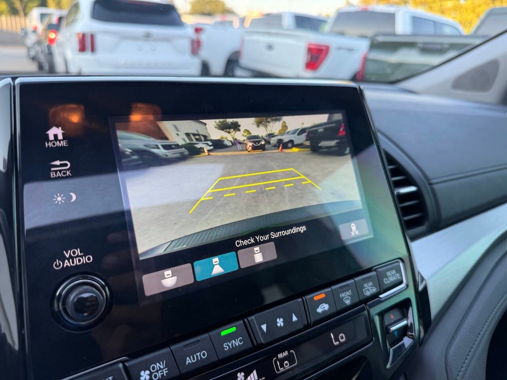 Honda Odyssey Vehicle Full-screen Gallery Image 21