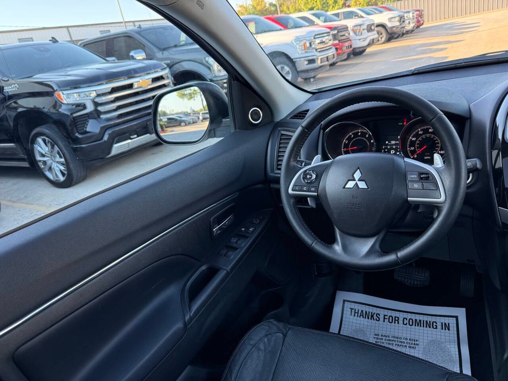 Mitsubishi Outlander Sport Vehicle Full-screen Gallery Image 19