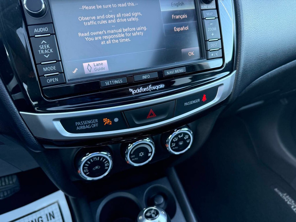 Mitsubishi Outlander Sport Vehicle Full-screen Gallery Image 26