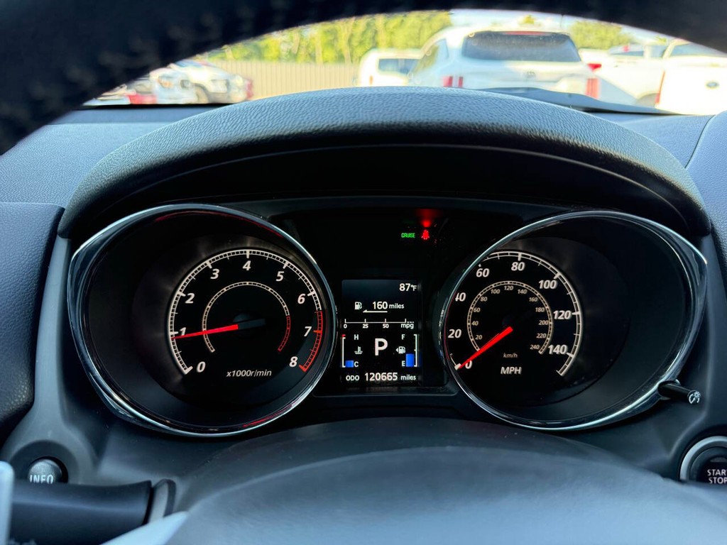 Mitsubishi Outlander Sport Vehicle Full-screen Gallery Image 31