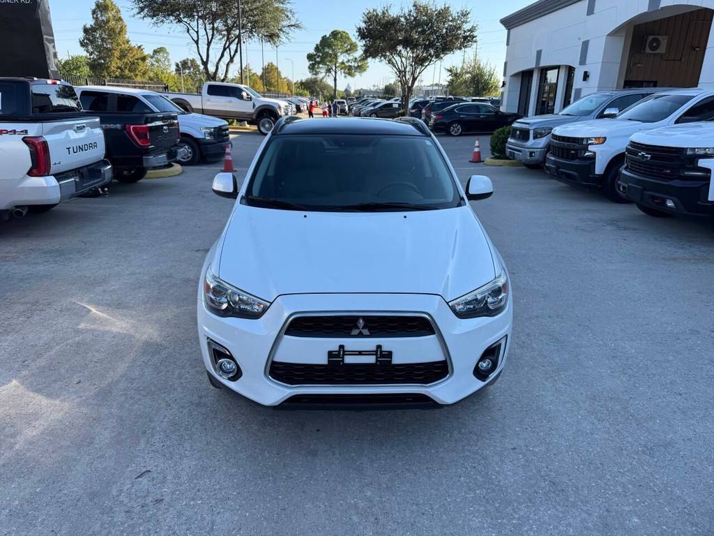 Mitsubishi Outlander Sport Vehicle Full-screen Gallery Image 39