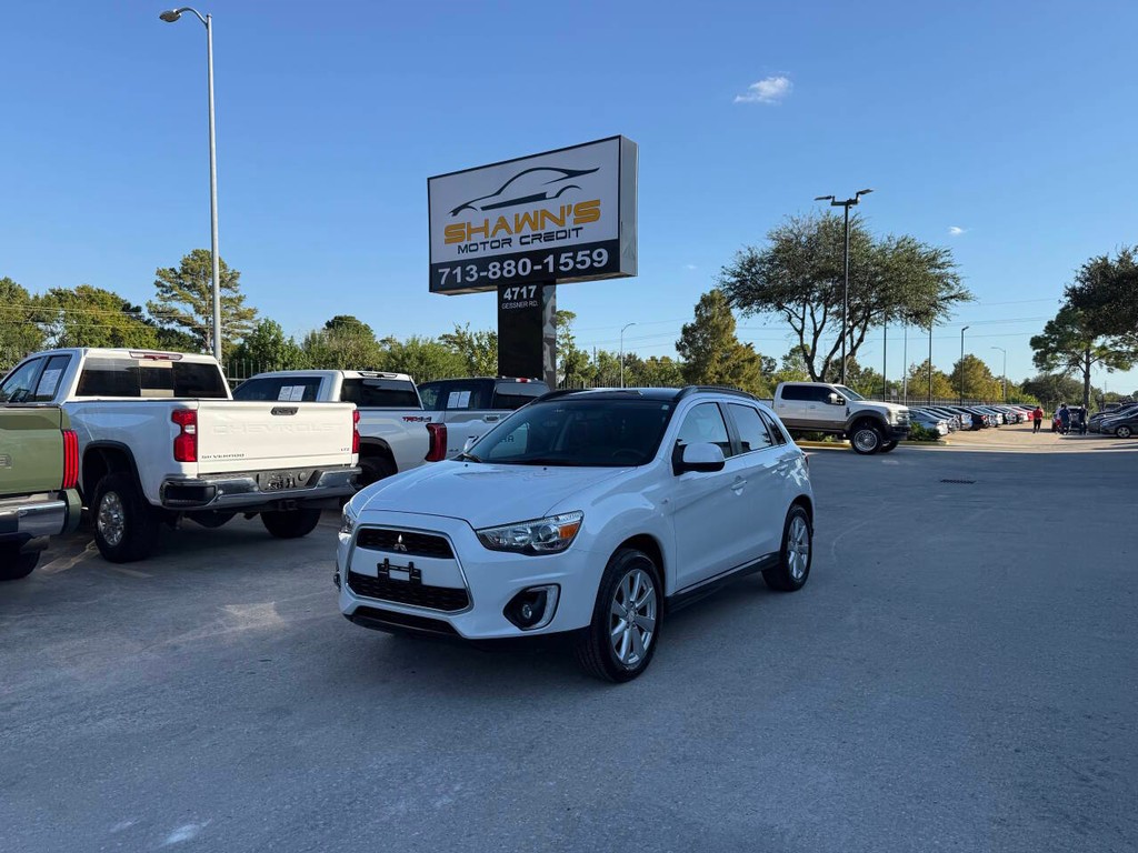 Mitsubishi Outlander Sport Vehicle Full-screen Gallery Image 42