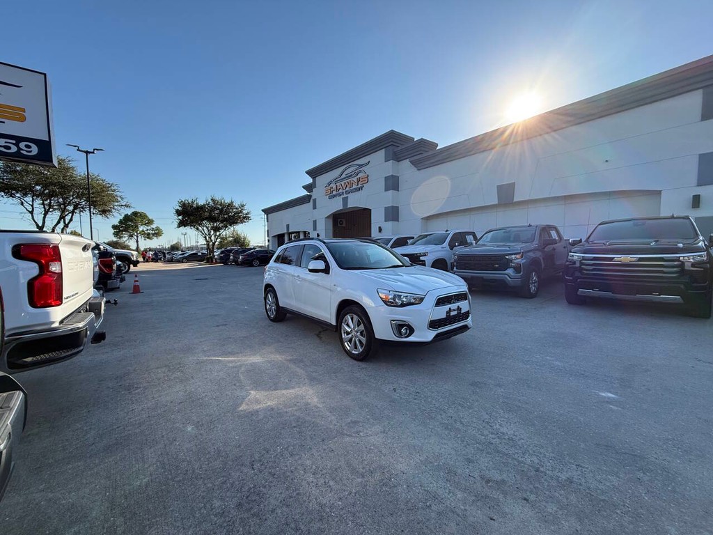 Mitsubishi Outlander Sport Vehicle Full-screen Gallery Image 43