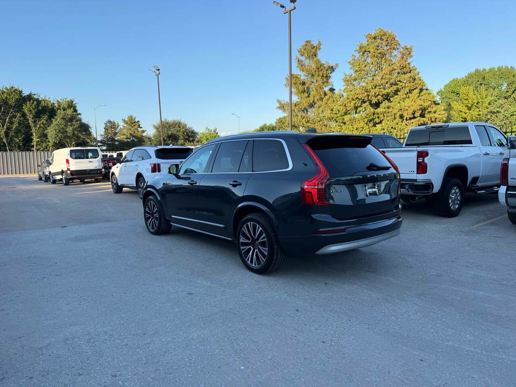 Volvo XC90 Vehicle Full-screen Gallery Image 04