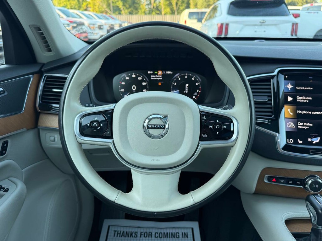 Volvo XC90 Vehicle Full-screen Gallery Image 24