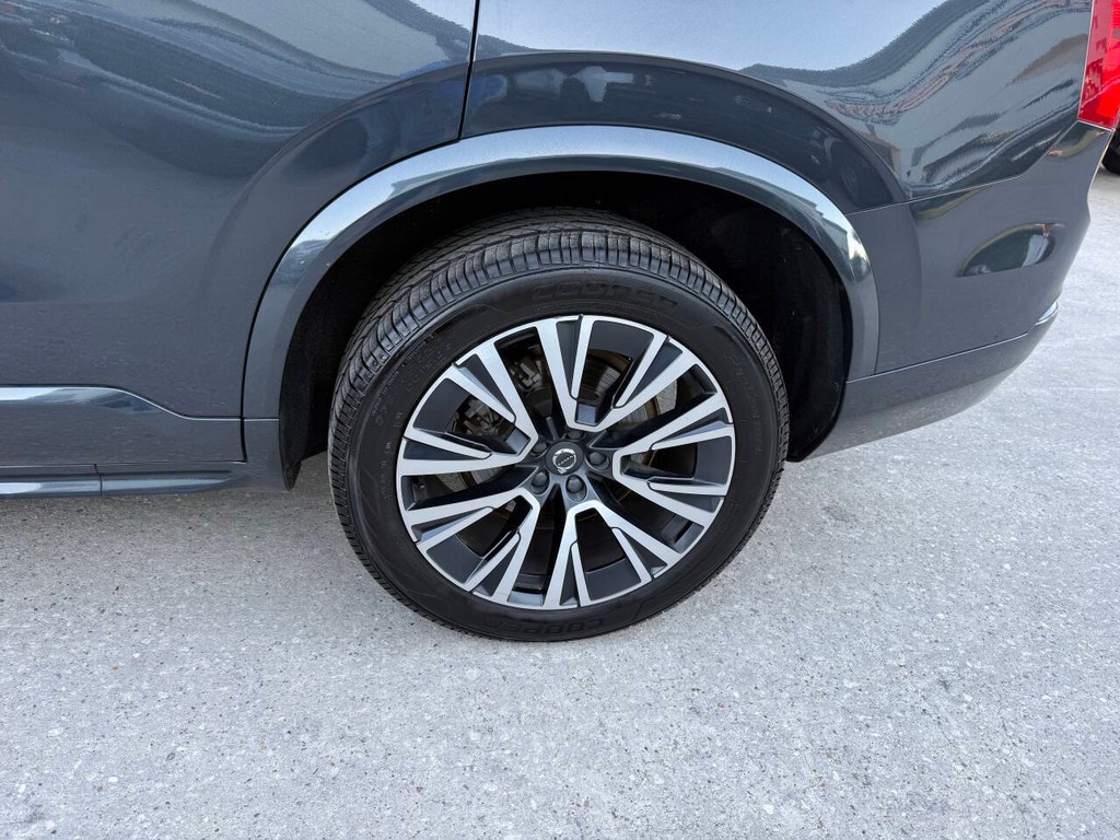 Volvo XC90 Vehicle Full-screen Gallery Image 38