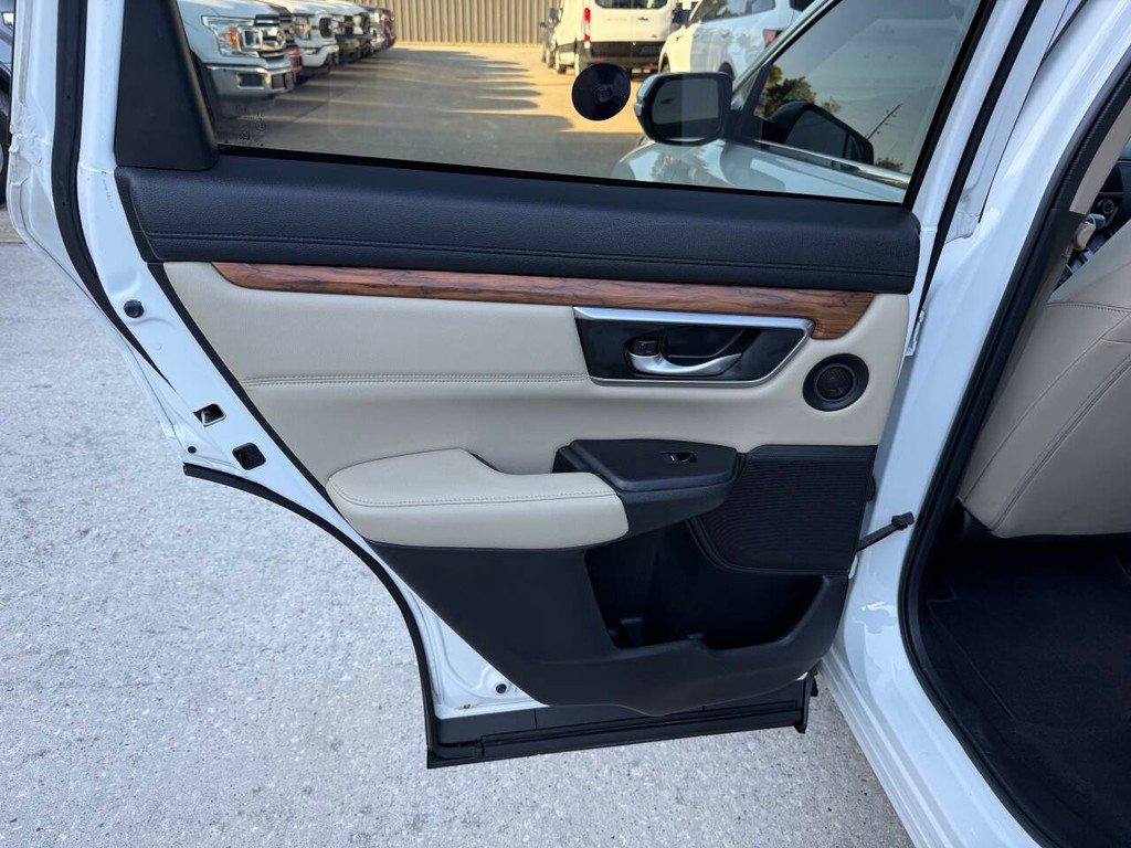Honda CR-V Vehicle Full-screen Gallery Image 14