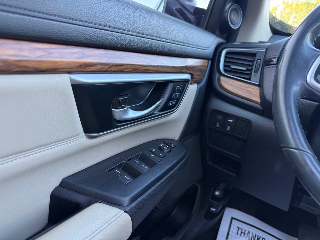 Honda CR-V Vehicle Full-screen Gallery Image 30