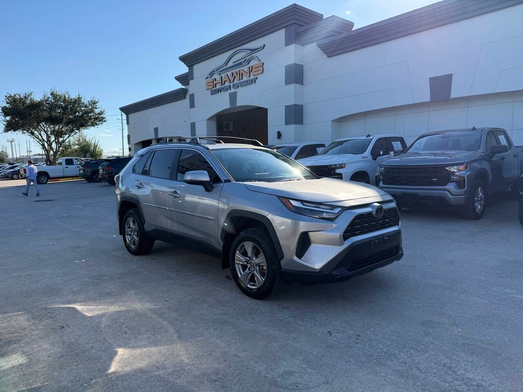 Toyota RAV4 Vehicle Full-screen Gallery Image 02