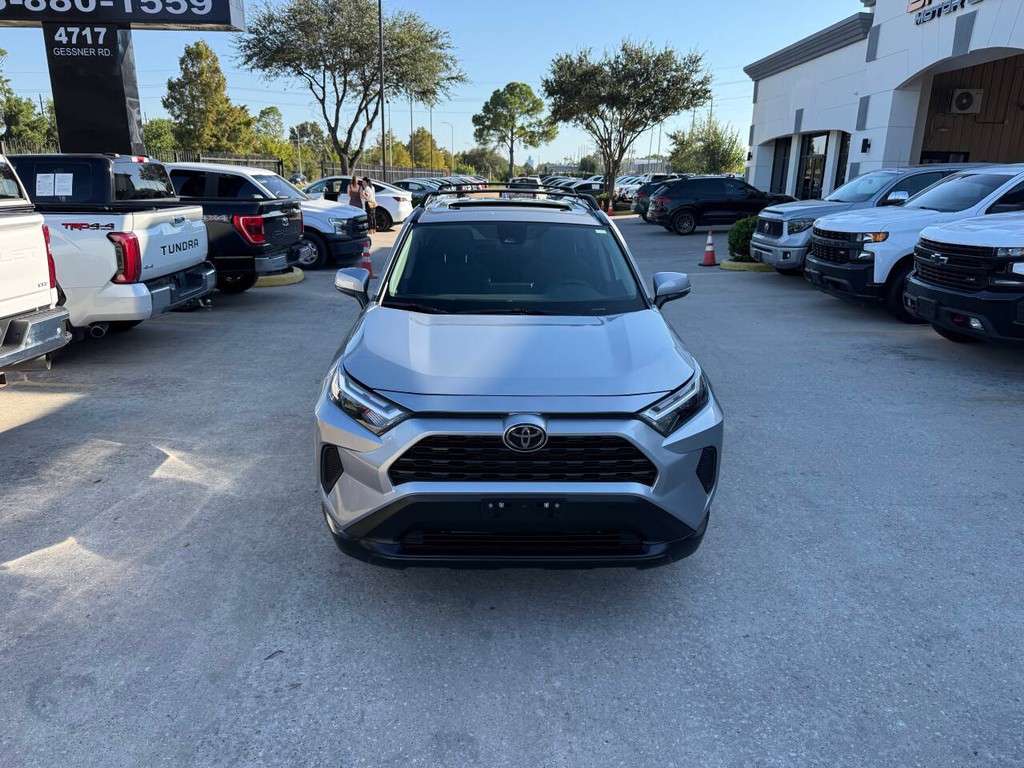 Toyota RAV4 Vehicle Full-screen Gallery Image 39