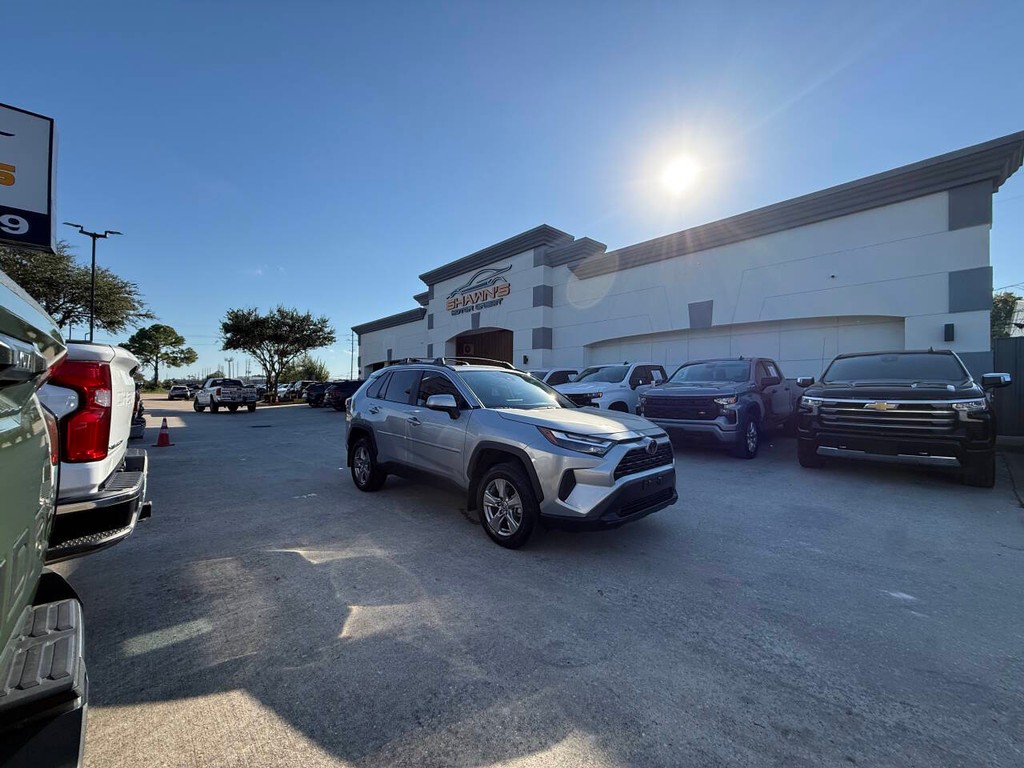 Toyota RAV4 Vehicle Full-screen Gallery Image 43