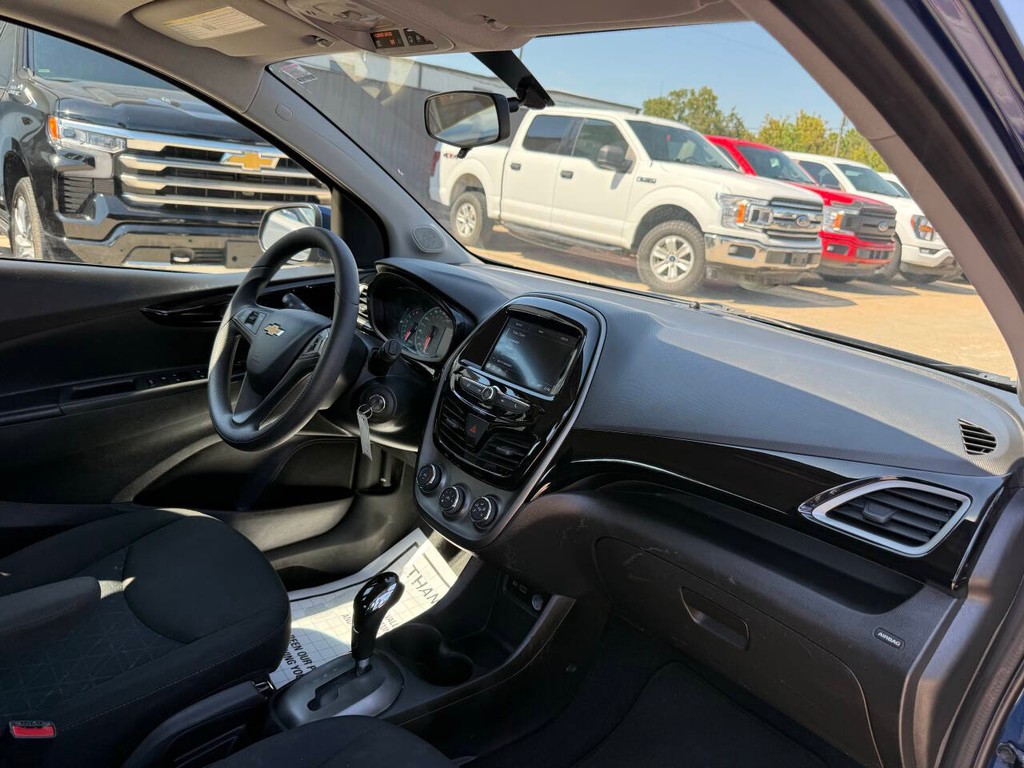 Chevrolet Spark Vehicle Full-screen Gallery Image 09