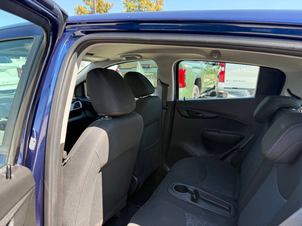 Chevrolet Spark Vehicle Full-screen Gallery Image 12