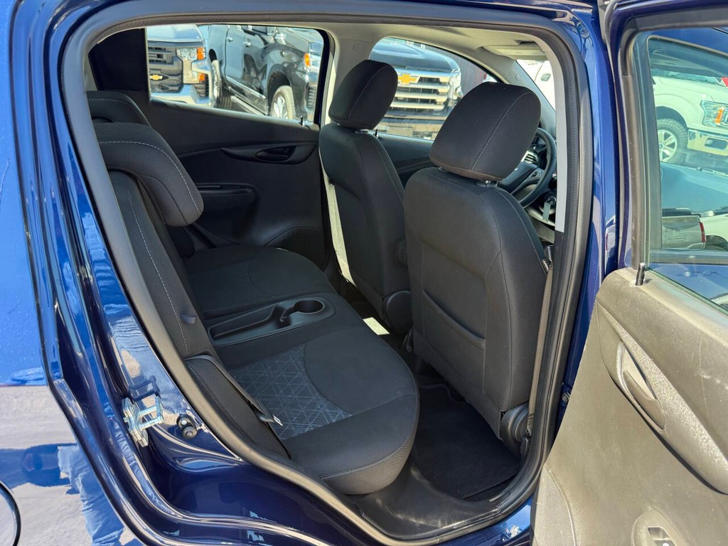 Chevrolet Spark Vehicle Full-screen Gallery Image 15