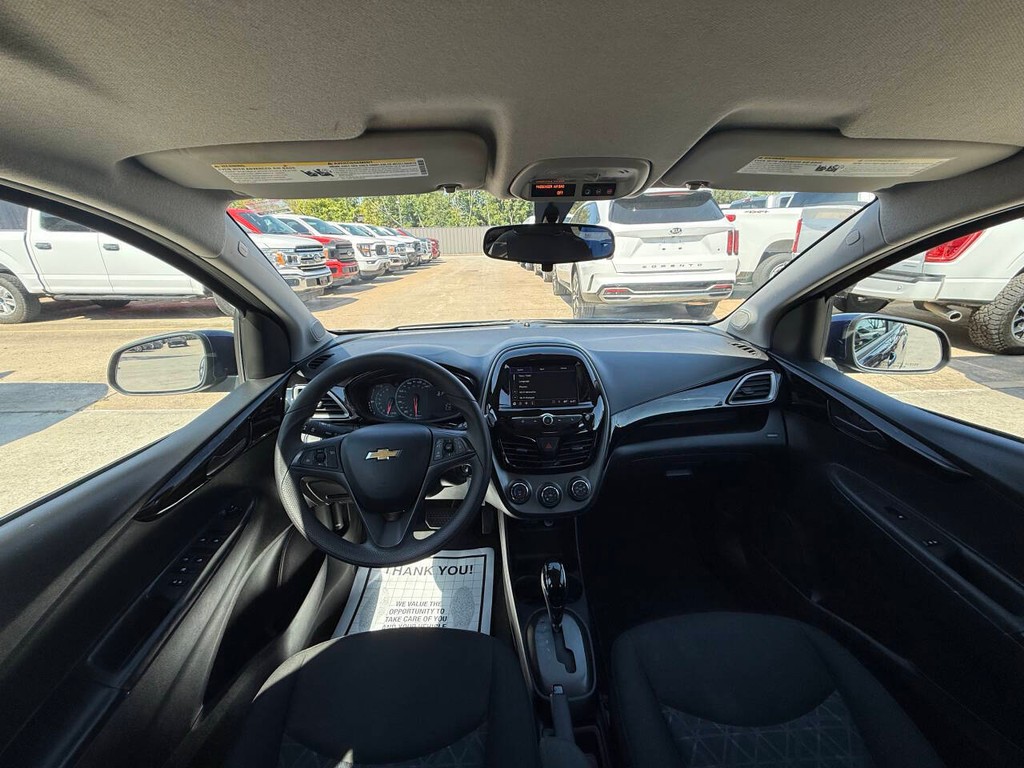 Chevrolet Spark Vehicle Full-screen Gallery Image 18