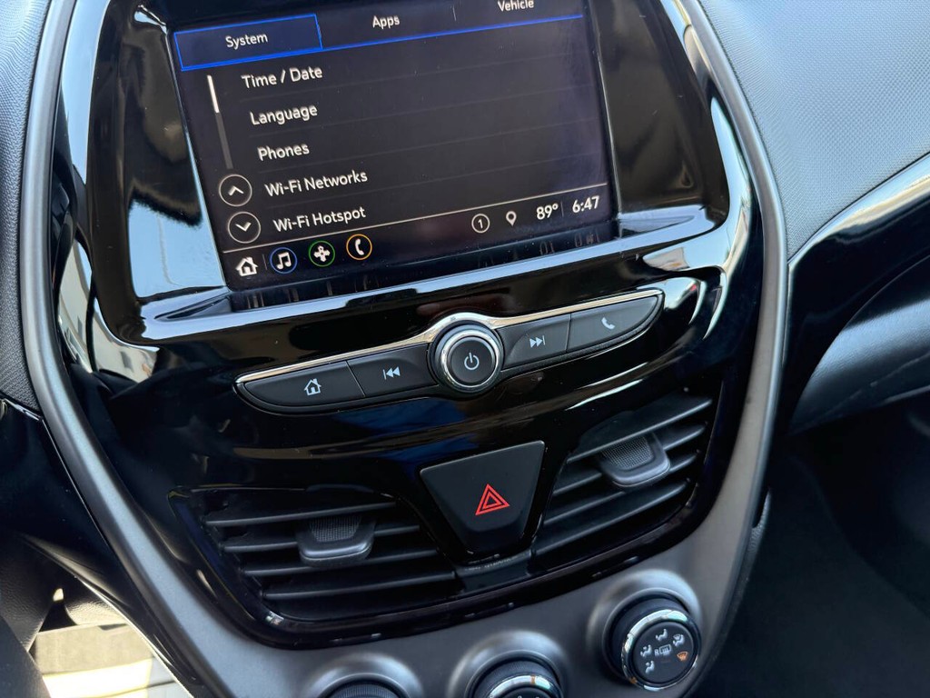 Chevrolet Spark Vehicle Full-screen Gallery Image 27