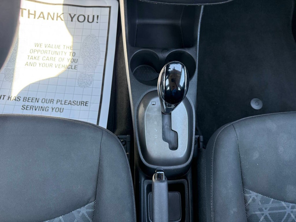 Chevrolet Spark Vehicle Full-screen Gallery Image 29