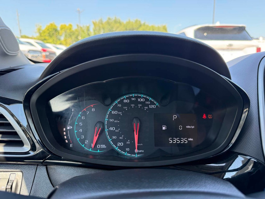 Chevrolet Spark Vehicle Full-screen Gallery Image 31