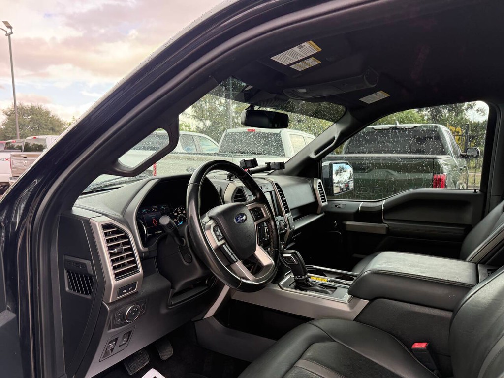 Ford F-150 Vehicle Full-screen Gallery Image 06