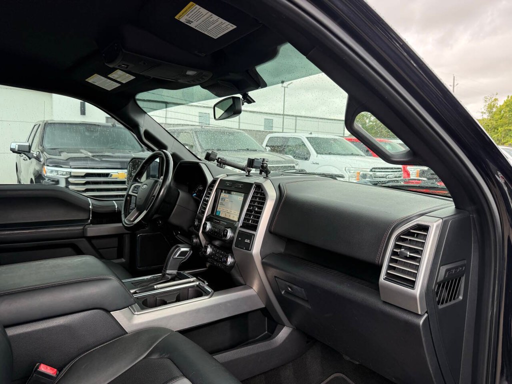 Ford F-150 Vehicle Full-screen Gallery Image 09