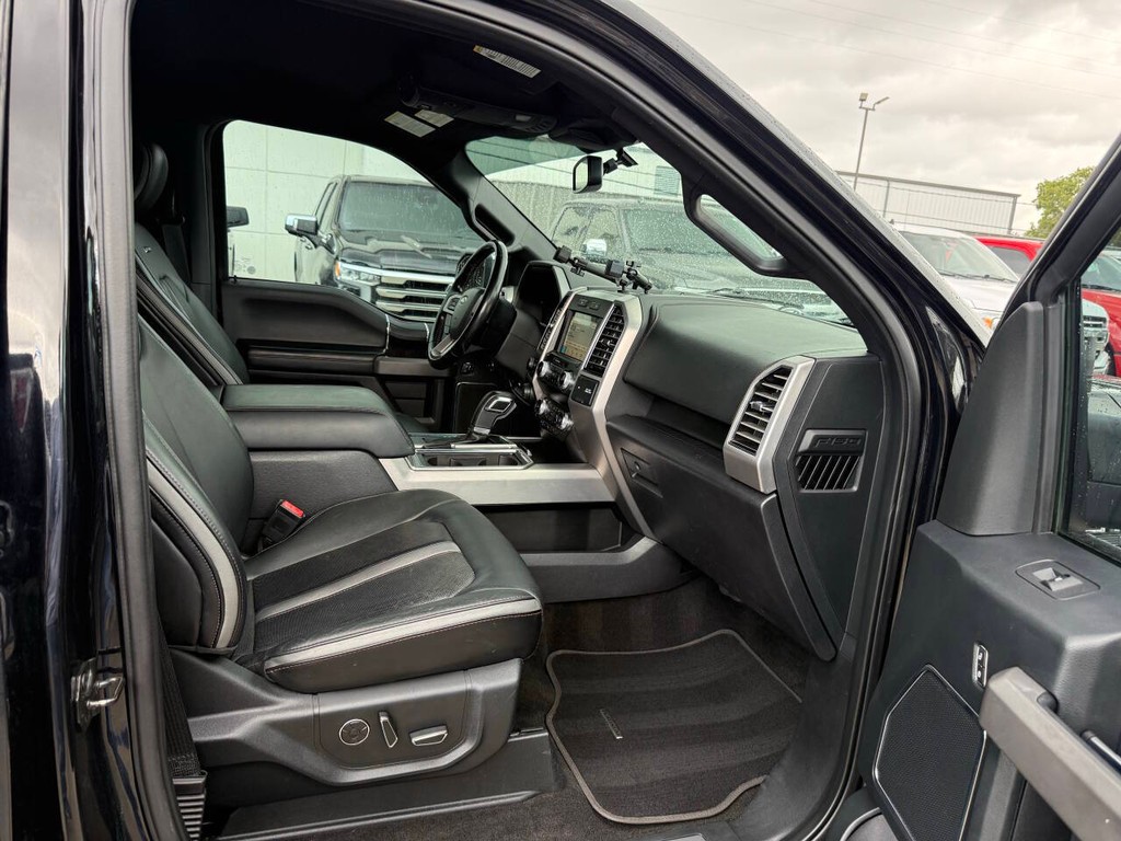 Ford F-150 Vehicle Full-screen Gallery Image 10
