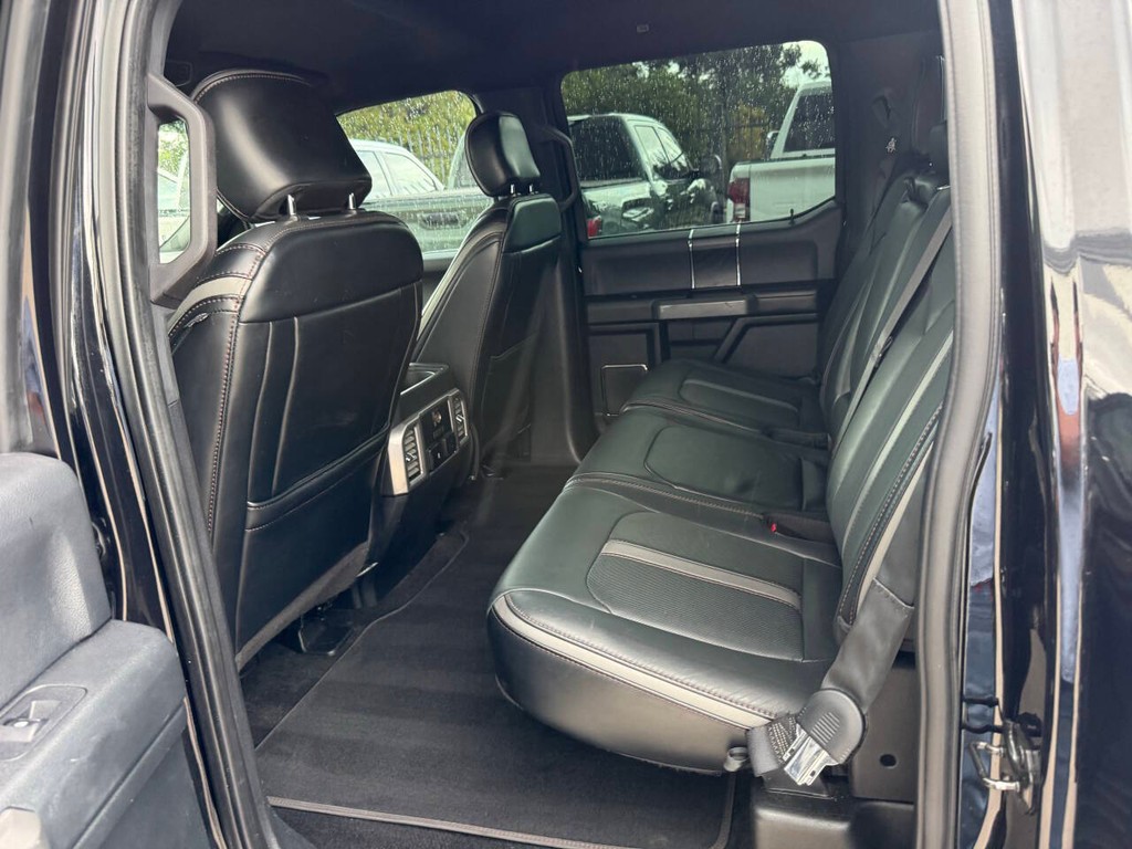 Ford F-150 Vehicle Full-screen Gallery Image 13