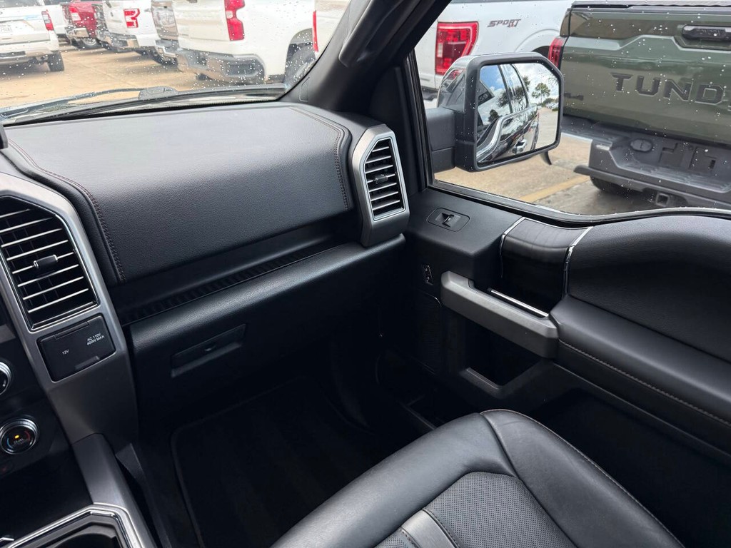 Ford F-150 Vehicle Full-screen Gallery Image 20