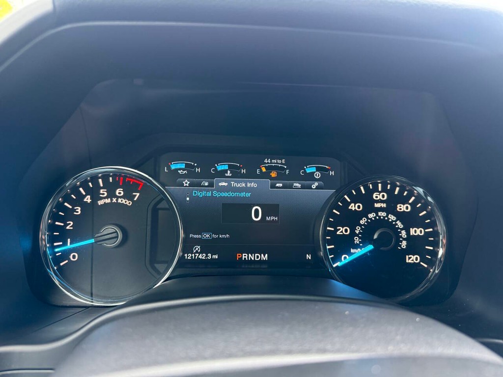 Ford F-150 Vehicle Full-screen Gallery Image 31