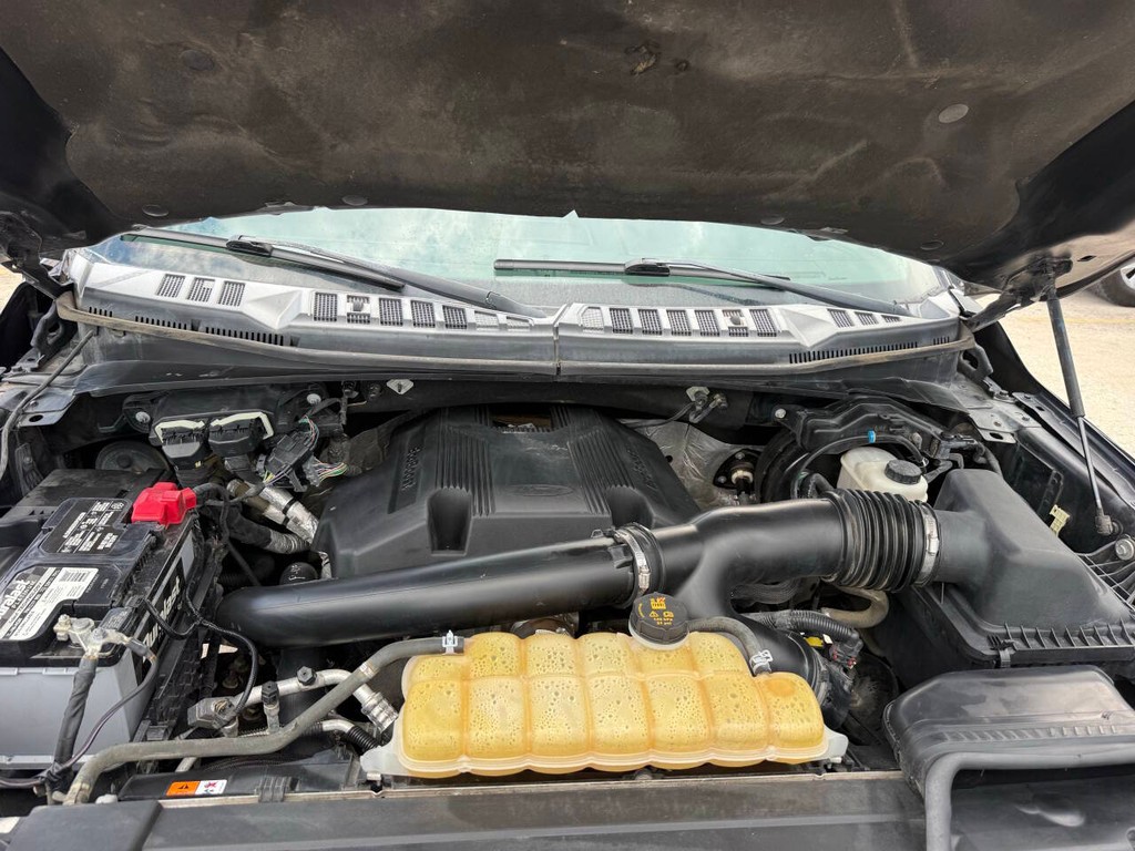 Ford F-150 Vehicle Full-screen Gallery Image 34