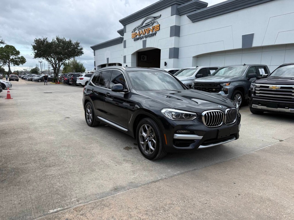 BMW X3 Vehicle Full-screen Gallery Image 02