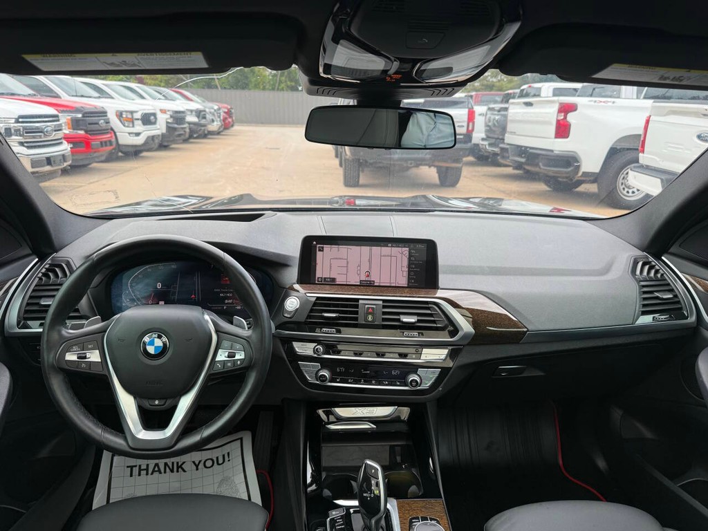BMW X3 Vehicle Full-screen Gallery Image 17