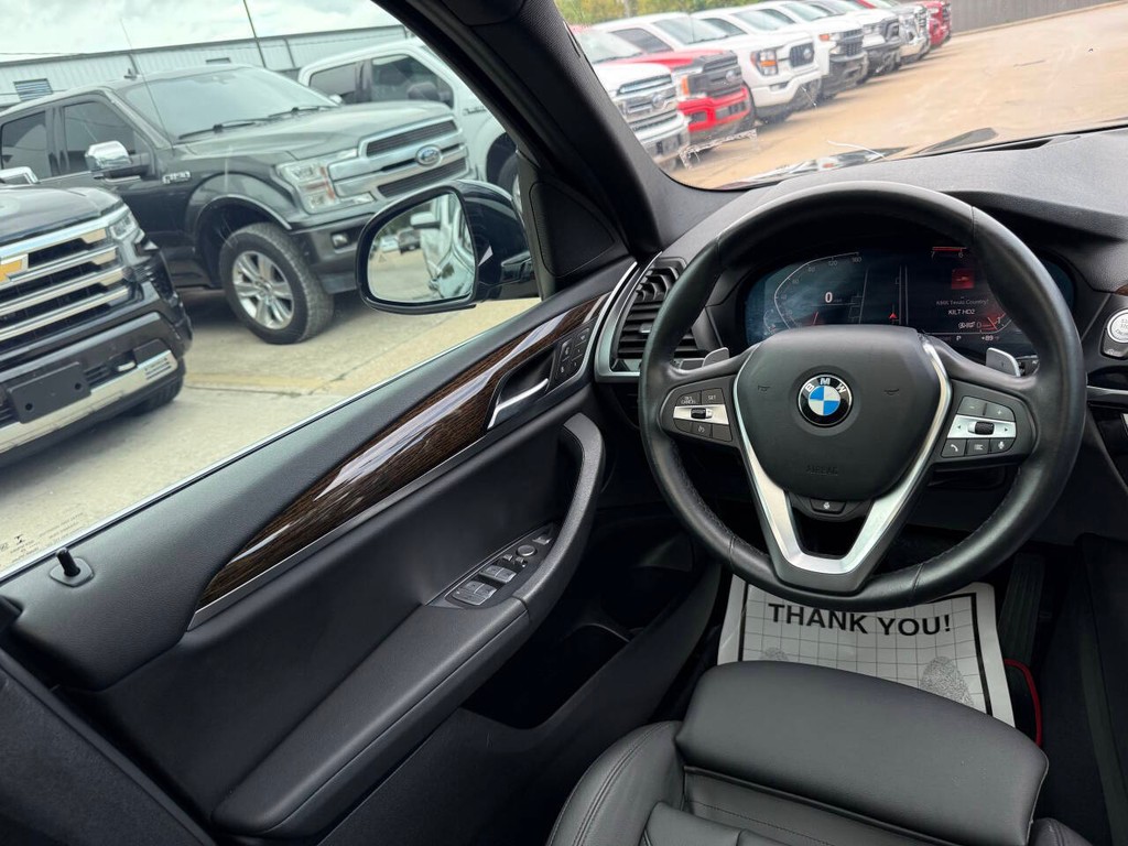 BMW X3 Vehicle Full-screen Gallery Image 19