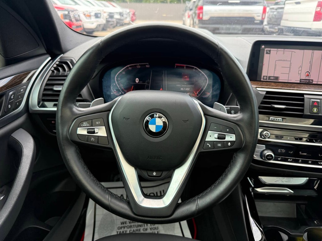 BMW X3 Vehicle Full-screen Gallery Image 22