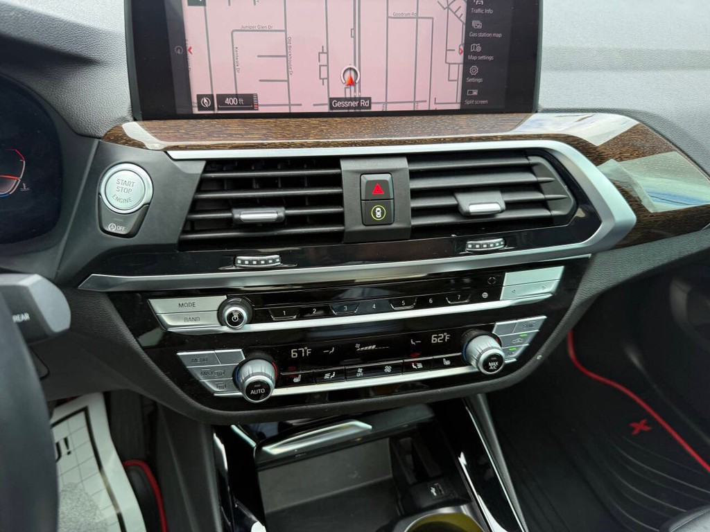 BMW X3 Vehicle Full-screen Gallery Image 27
