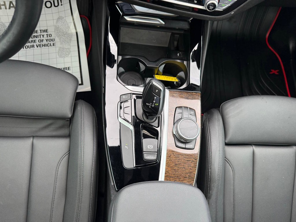 BMW X3 Vehicle Full-screen Gallery Image 29