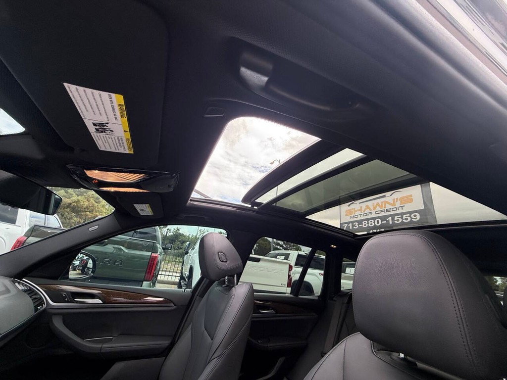 BMW X3 Vehicle Full-screen Gallery Image 31