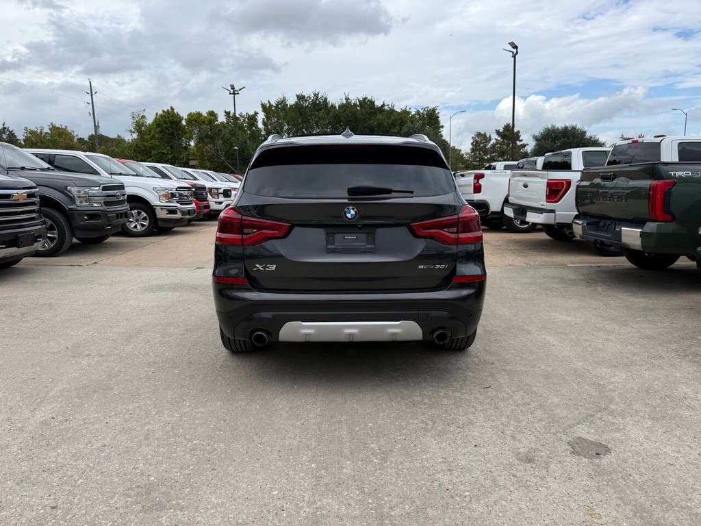 BMW X3 Vehicle Full-screen Gallery Image 40