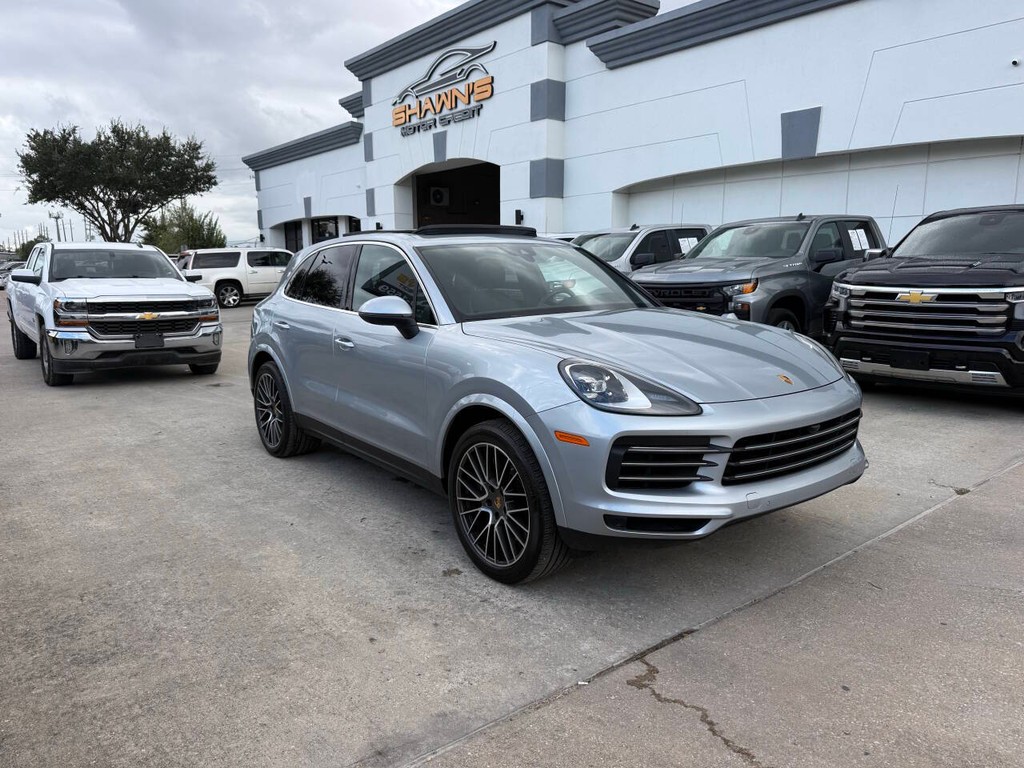 Porsche Cayenne Vehicle Full-screen Gallery Image 02
