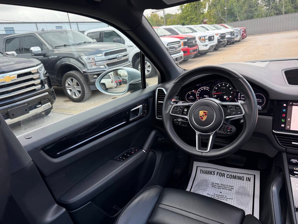 Porsche Cayenne Vehicle Full-screen Gallery Image 19