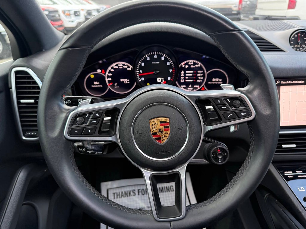 Porsche Cayenne Vehicle Full-screen Gallery Image 28