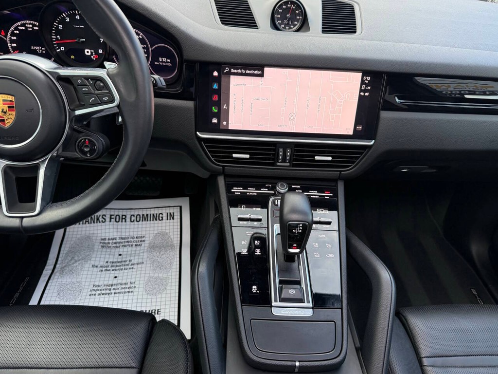 Porsche Cayenne Vehicle Full-screen Gallery Image 29