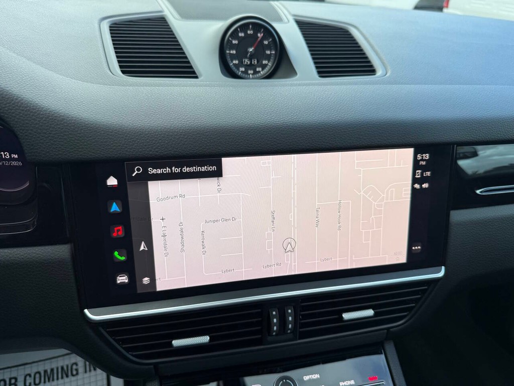 Porsche Cayenne Vehicle Full-screen Gallery Image 30