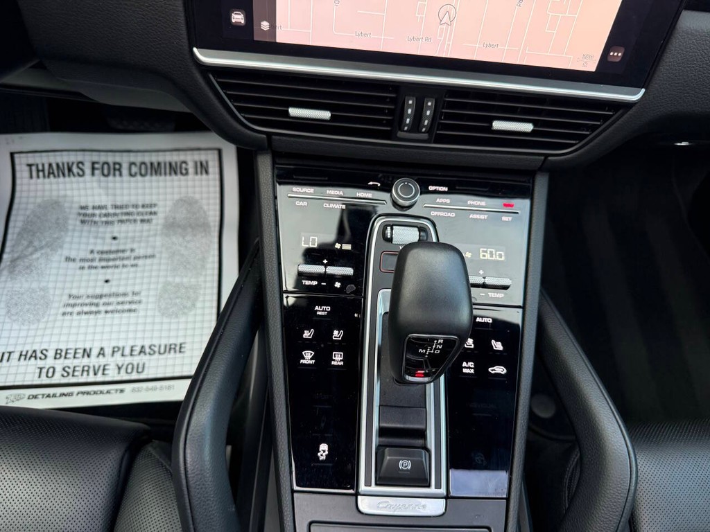 Porsche Cayenne Vehicle Full-screen Gallery Image 33